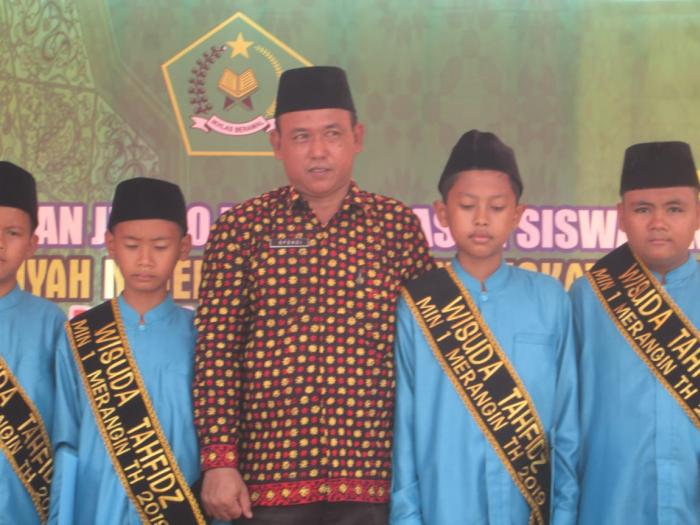 SUKSES....,ACARA WISUDA TAHFIZH QURâ€™AN JUZ 30 DAN PELEPASAN SISWA KELAS VI MIN 1 MERANGIN TAHUN PELAJARAN 2018/2019