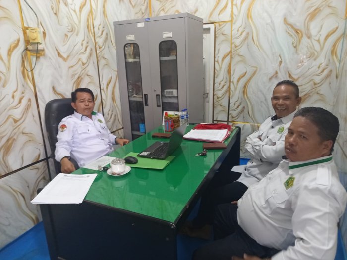 Kepala MIN 1 Merangin Bersama UKS & TPM Perketat Komitmen Kantin Sehat