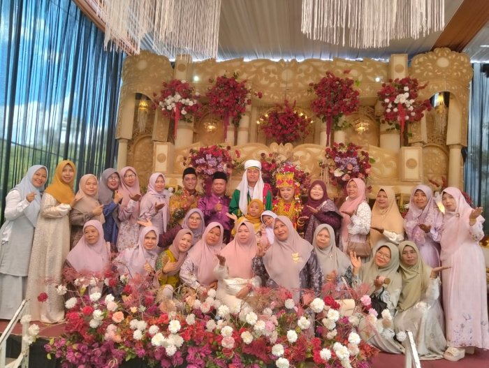 MIN 1 Merangin Hadiri Pernikahan dokter Mimi dan Ustadz Bariq.