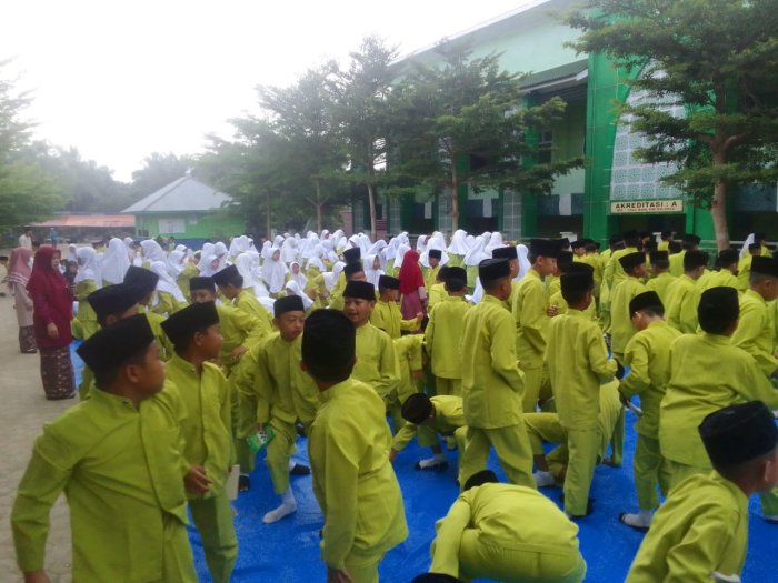 LIVE SKILL PAGI JUMAT BUBAR, KARENA DI GUYUR HUJAN