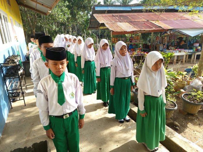 Siswa Kelas 5 RA Kartini Siap Menyambut Pelajaran: Semarak Pagi di MIN 1 Merangin