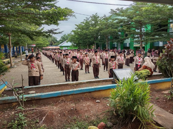 Senam Pagi Rabu, Siswa-Siswi MIN 1 Merangin Semangat Mengawali Hari.