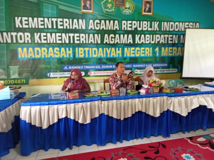 Suasana Haru, Acara Pelepasan Purna Tugas Ibu HJ. Usnita Pegawai Minsamer