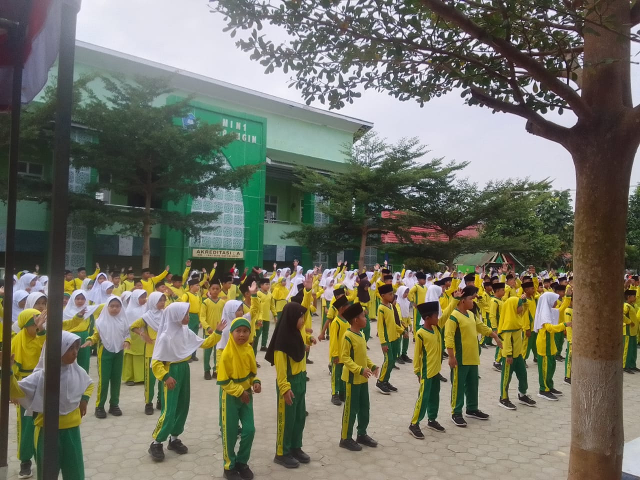MIN 1 Merangin Adakan Senam Sehat Indonesia Hebat