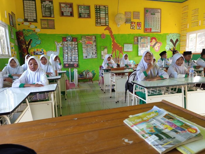 MIN 1 Merangin Lakukan Literasi Pagi dengan Bacaan Surah Juz 30
