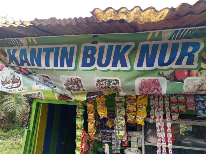 Kantin Buk Nur Sediakan Menu Makan Siang yang Mengenyangkan