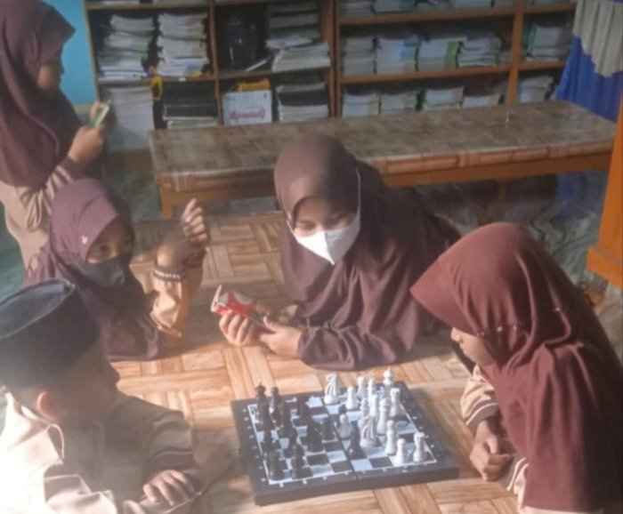 Seleksi Catur Di Ruang Pustaka MIN 1 Merangin, Siap Tempur Di KOMPAS 2026. Seleksi Catur Di Ruang Pustaka MIN 1 Merangin, Siap Tempur Di KOMPAS 2026.