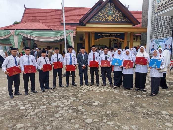 Sebelas Guru MIN 1 Merangin Raih Penghargaan Presiden