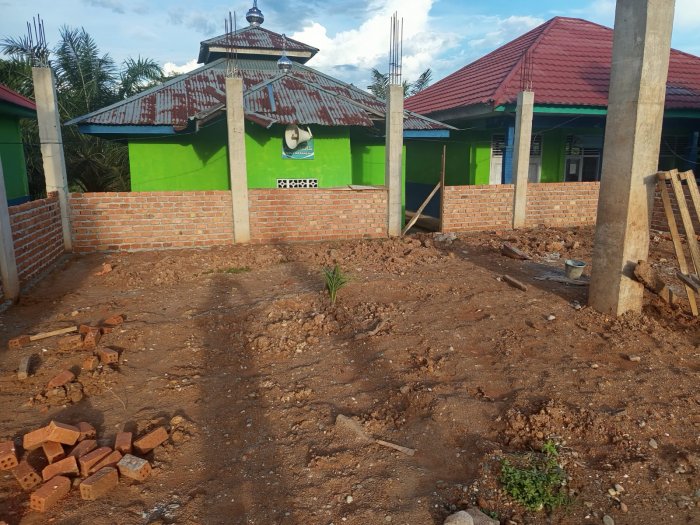 Progres Musholla MIN 1 Merangin, Target  Agustus 2026 Atap Terpasang.