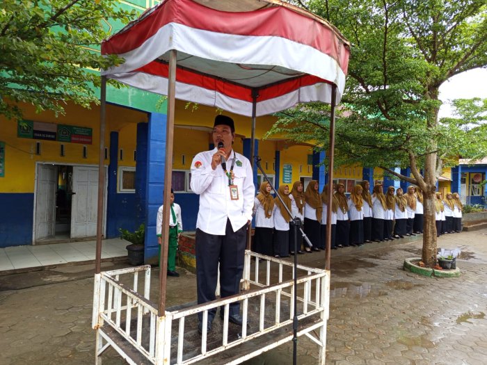 UPB Minsamer, Kamad Ajak Siswa Bersemangat di awal Tahun 2026