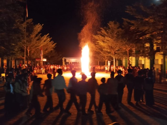 Semarak Api Unggun Persami Pramuka MIN 1 Merangin: Menyulut Semangat, Persatuan, dan Pencerahan
