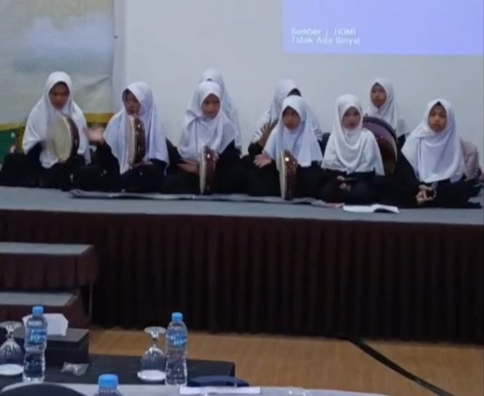Tim Hadroh MIN 1 Merangin Tampil Memukau Pembukaan Dauroh Akbar The Power of Sholawat Tim Hadroh MIN 1 Merangin Tampil Memukau Pembukaan Dauroh Akbar The Power of Sholawat