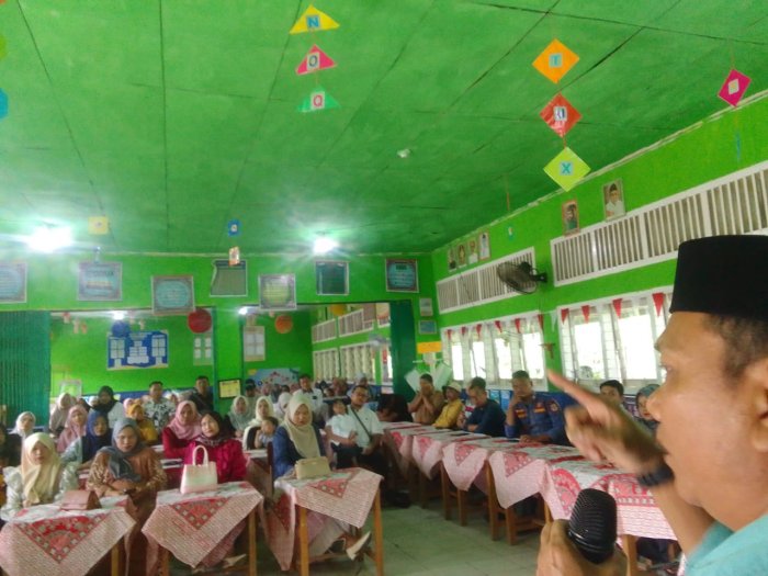 Komite Minsamer Rapat bersama Wali Murid Kelas dua dan tiga.