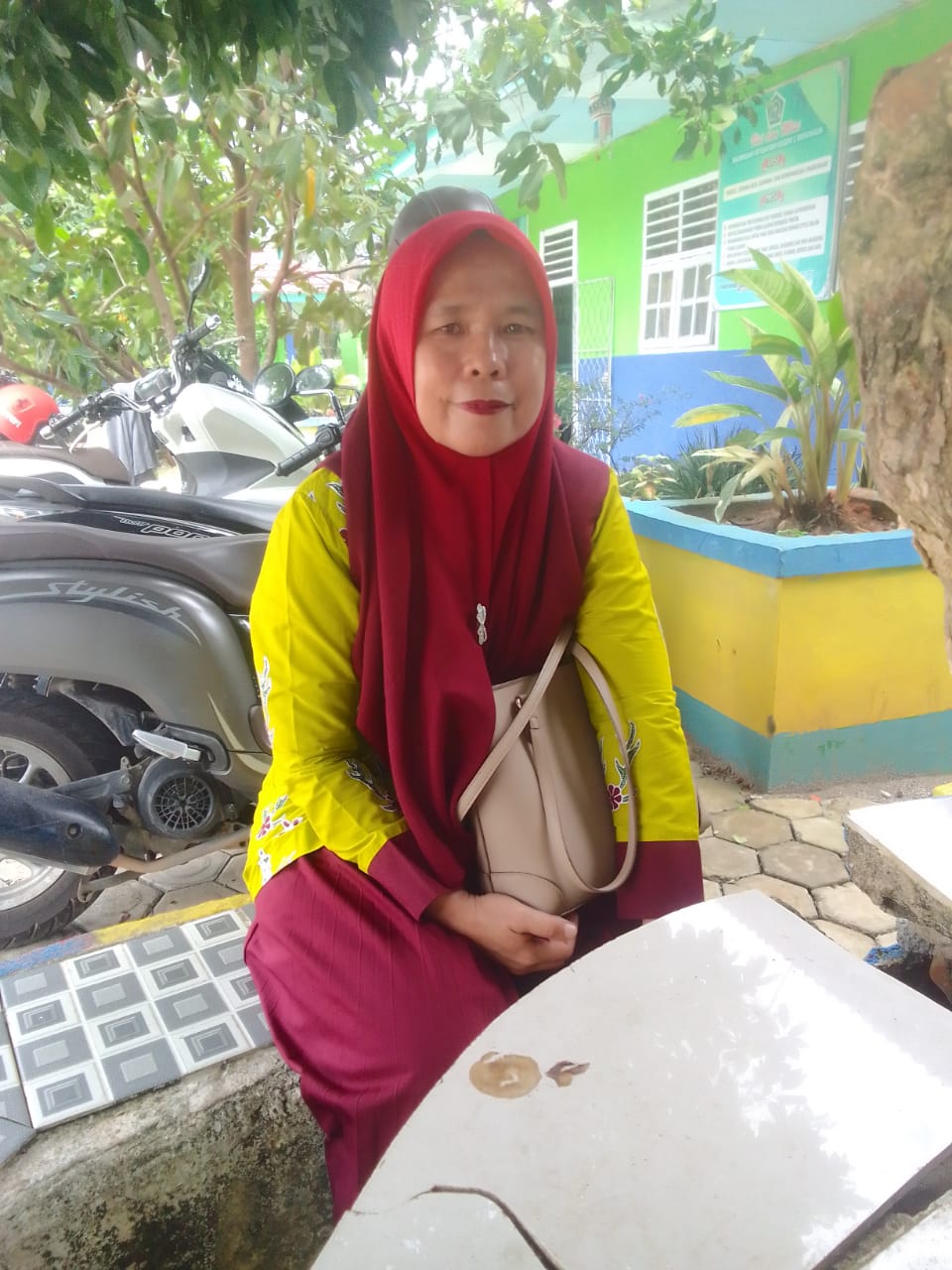 HJ.ZAITUN, S.Ag SOSOK GURU MINSAMER YANG TELATEN