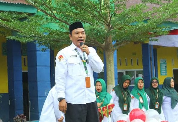 Kepala MIN 1 Merangin, Sosok Pemimpin yang Mengayomi dan Profesional