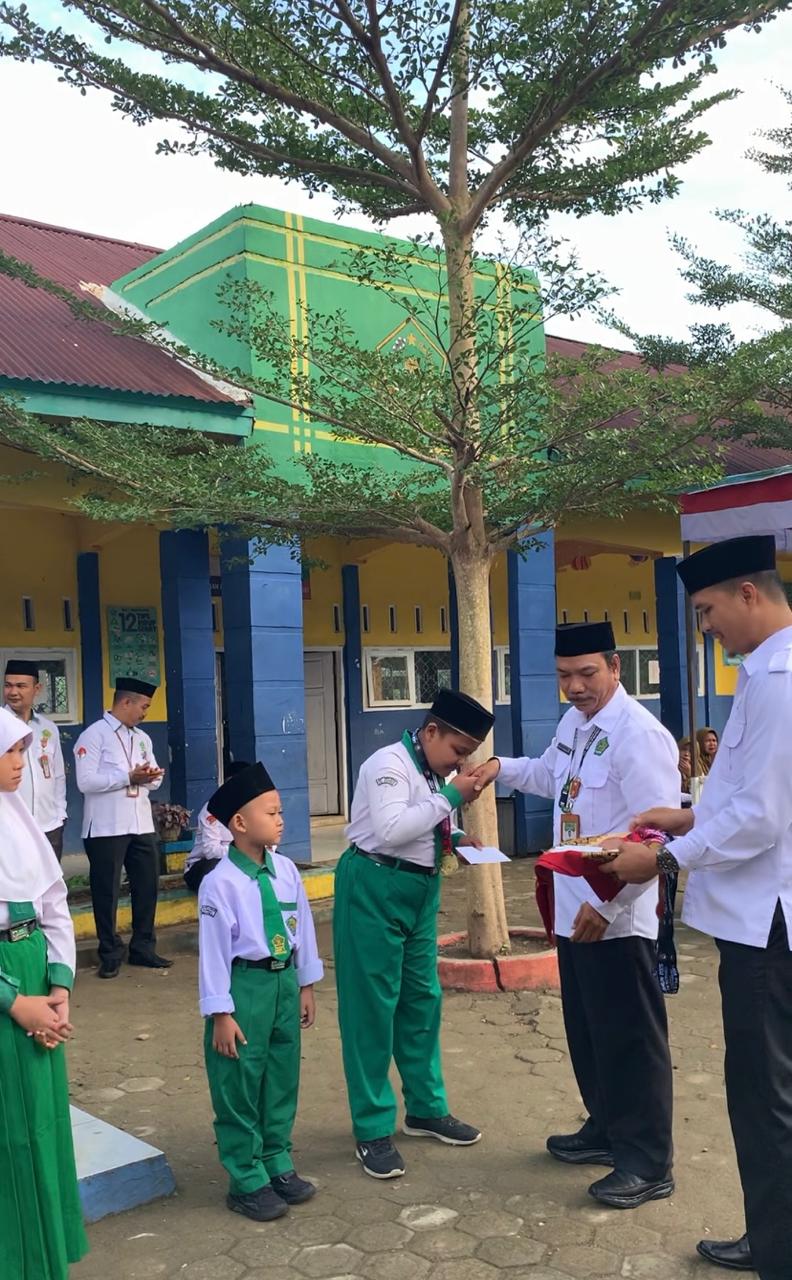 Siswa MIN 1 Merangin Borong Medali