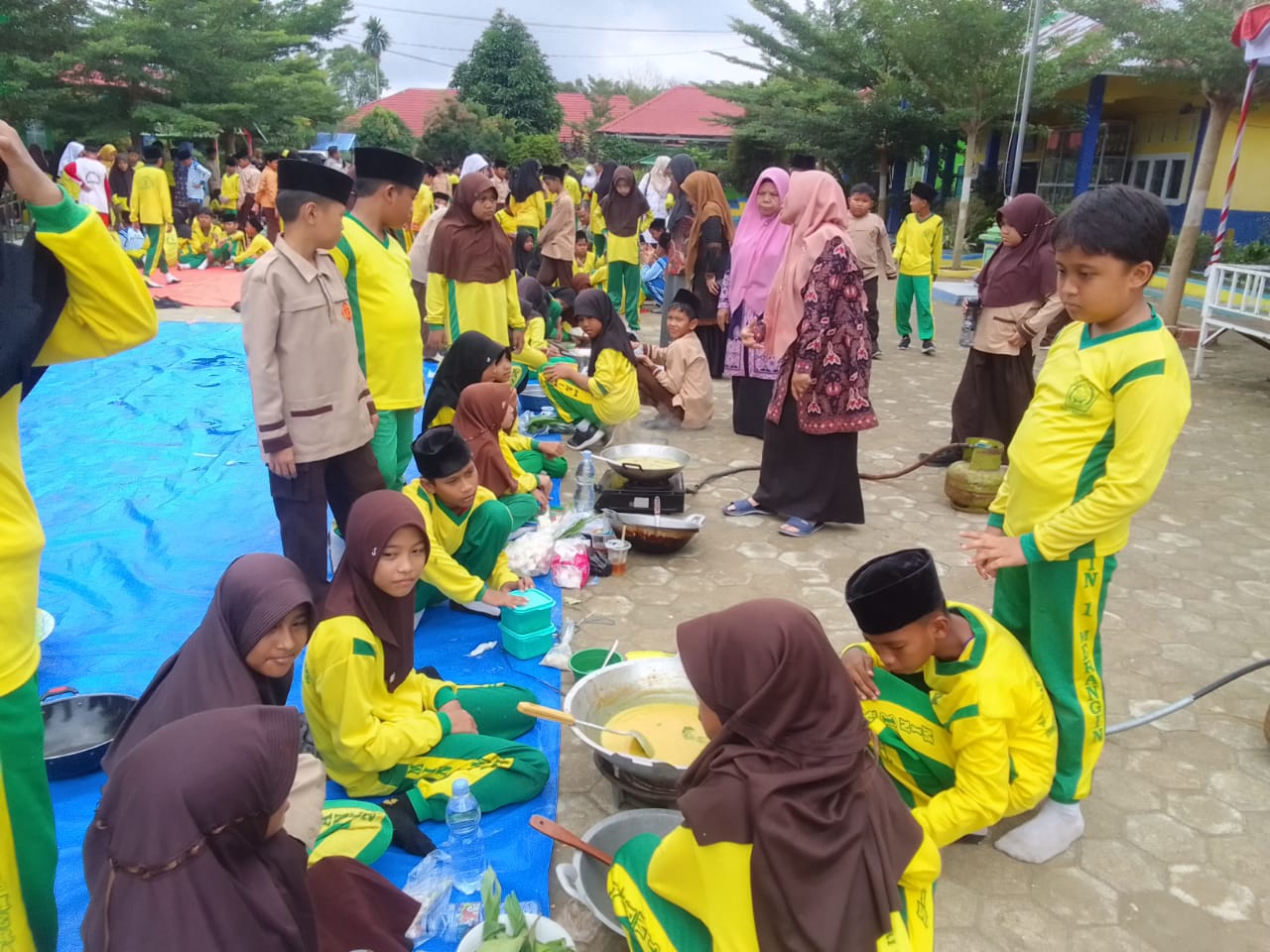 P5RA MIN 1 Merangin, Kenalkan Tempoyak Makanan Khas Jambi