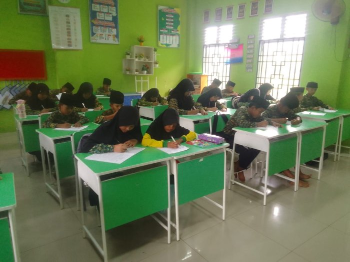MIN 1 Merangin Laksanakan Sumatif Tengah Semester