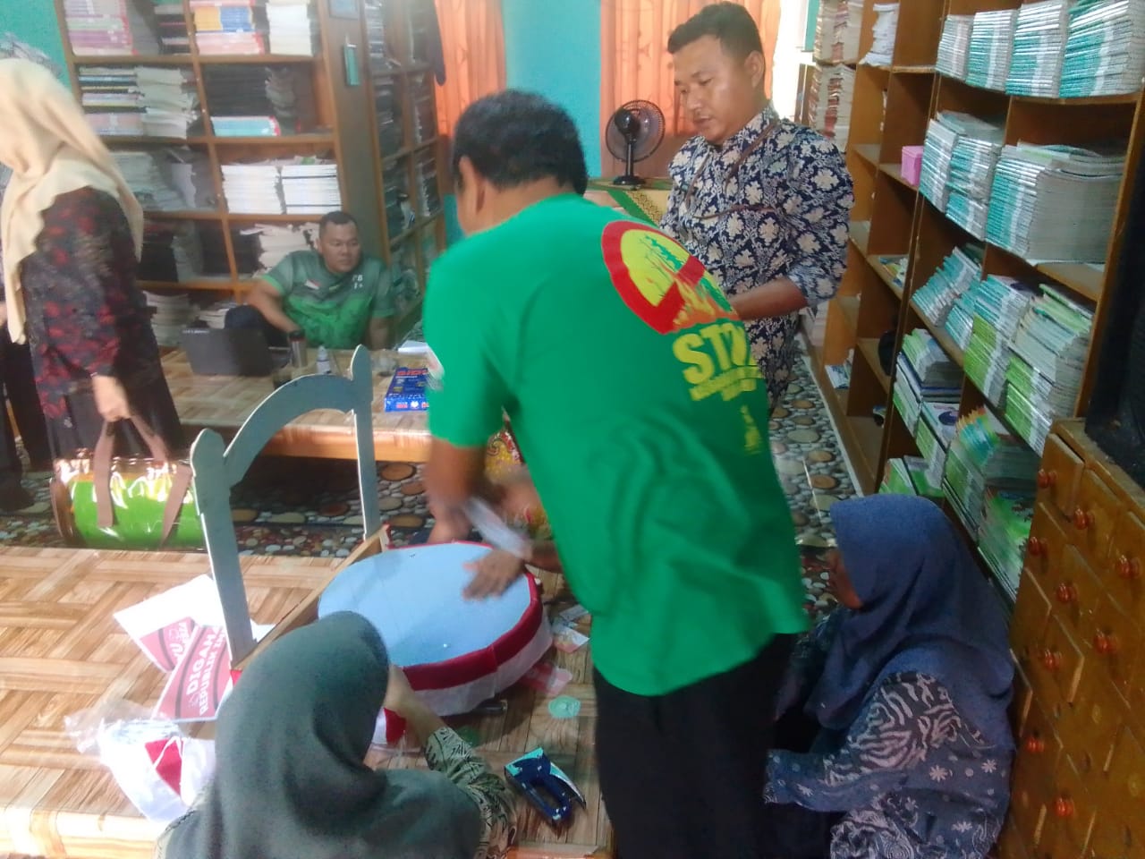 MINSAMER PERSIAPKAN IKUTI LOMBA HIAS TUMPENG.