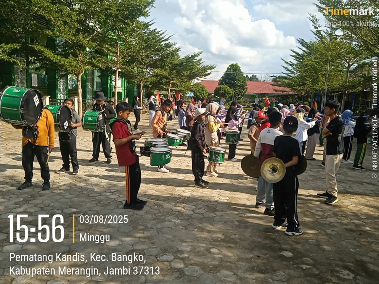 MIN 1 Merangin Intensifkan Latihan Dramband Meriahkan HUT RI ke-80