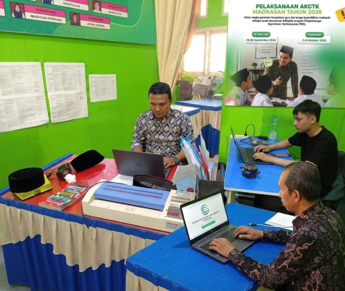 Sambut AKGTK Madrasah Tahun 2026, Pegawai & Guru MIN 1 Merangin Sibuk Cek Akun EMISGTK Sambut AKGTK Madrasah Tahun 2026, Pegawai & Guru MIN 1 Merangin Sibuk Cek Akun EMISGTK