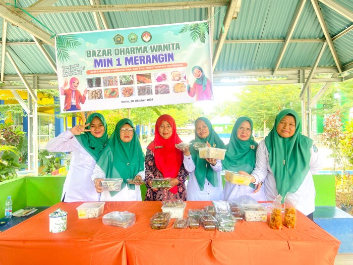 Di sela Pertemuan Rutin, DW MIN 1 Merangin adakan Bazar.